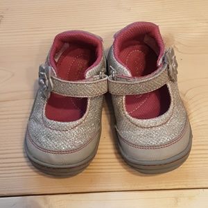 Girls shoes